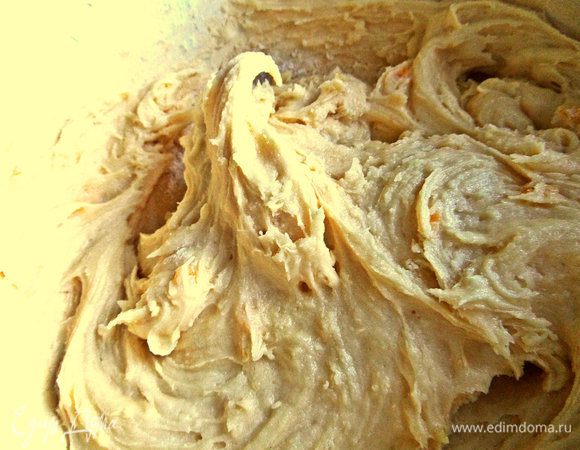 Тесто выглядит так: тягуче-густое.