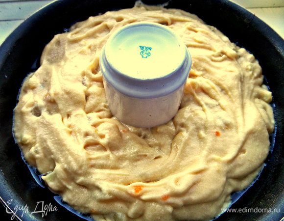 Распределяем тесто.