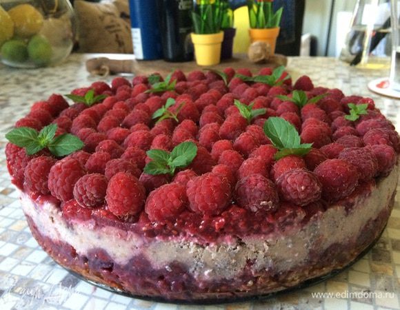 Это... Жду очень ваших фото и впечатлений. Как говорят наши опытные сыроедно-веганских кондитеры по ту сторону океана -  IT's SO SO GOOD!!!