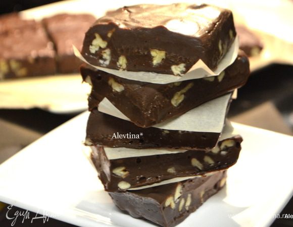 Подаем тут же, если что держать в морозильнике в контейнере, прослоив бумагой.