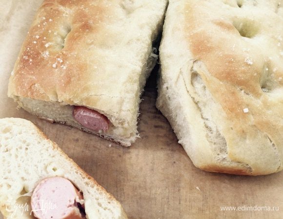 Нарезаем и угощаем, пока теплая - так вкусней!