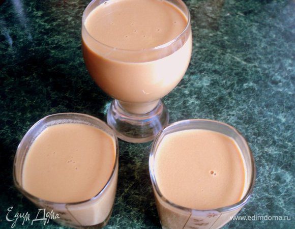 Разлить суфле в формочки и поставить в холодильник для застывания.