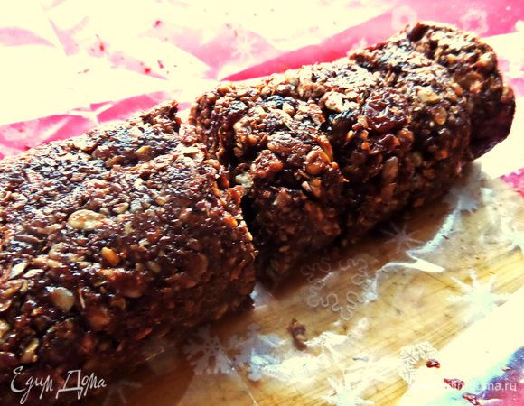 Затем нарежем острым ножом на порции.