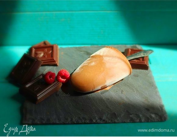 Извлекаем из форм. Если силиконовые, то без проблем, а пластиковые подержим немного под  струей горячей воды...
И балдеем!!!