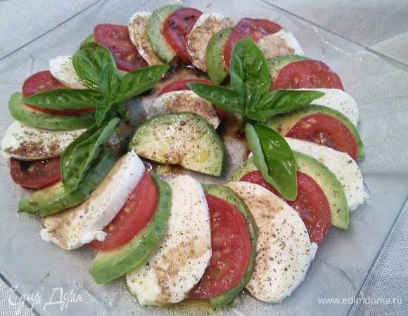 Украсьте свежим базиликом. Приятного аппетита! 