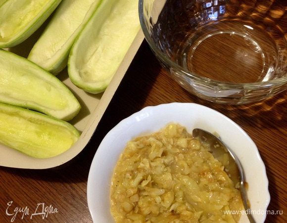 Кабачки тушим 5-7 минут.