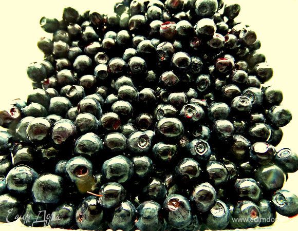 Чернику моем, просушиваем.