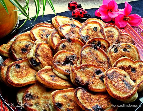 Получается 28 штучек оладушек среднего размера.