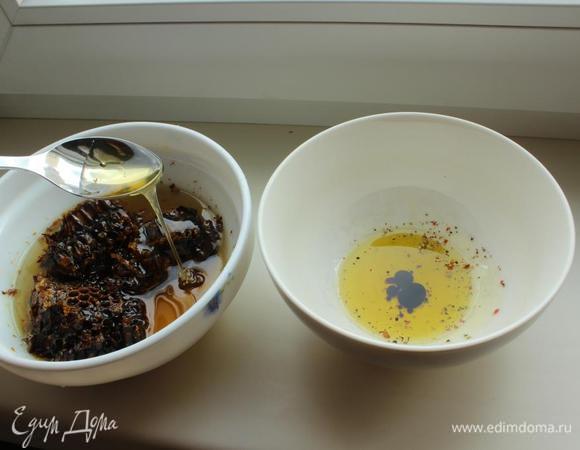 Соединяем все ингредиенты для заправки.