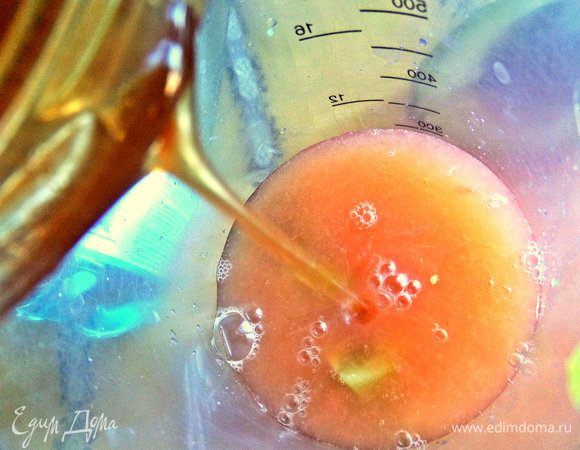 Вместо сахара я влила яблочного сиропа с корицей около 3 ложек.