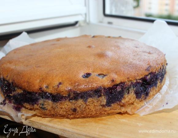 Ставим в разогретую духовку на 50-60 минут. У меня стоял час.
Даем немного остыть и освобождаем от формы.