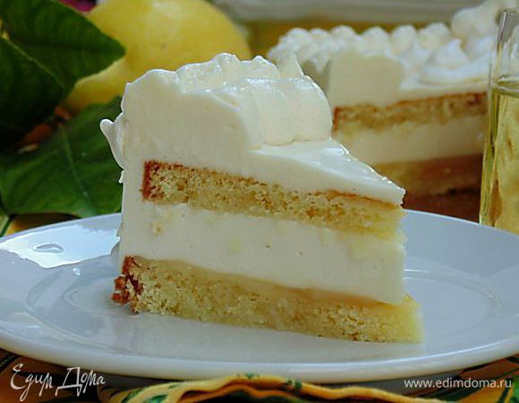 Оставшимся кремом украсить торт по желанию.
Buon appetito!