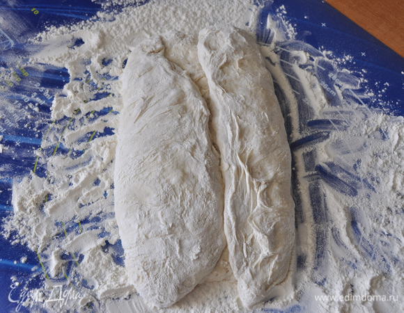 Также подвернуть правую сторону. 
