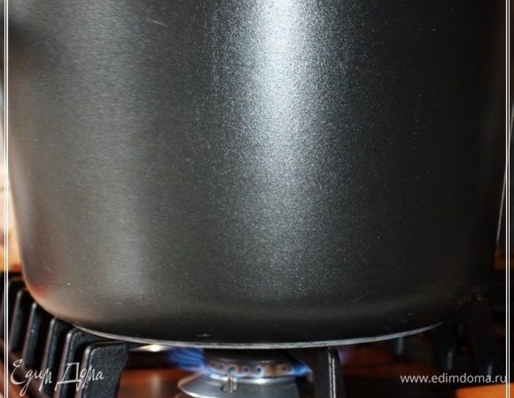 И всё! Ваше участие в приготовлении Еды заканчивается. Вот за это я очень люблю готовить дымляму и все остальное по ее принципу. 
Два часа ничего не надо делать. Ничего! Сидите и отдыхайте.
