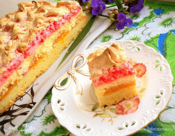 Перед подачей порезать сырник на кусочки. Приятного аппетита!