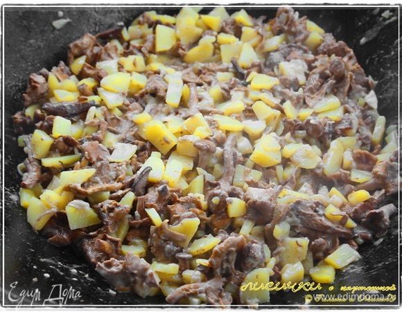 Опять-таки, хорошо переворошив еще пяток минуток готовим. 


