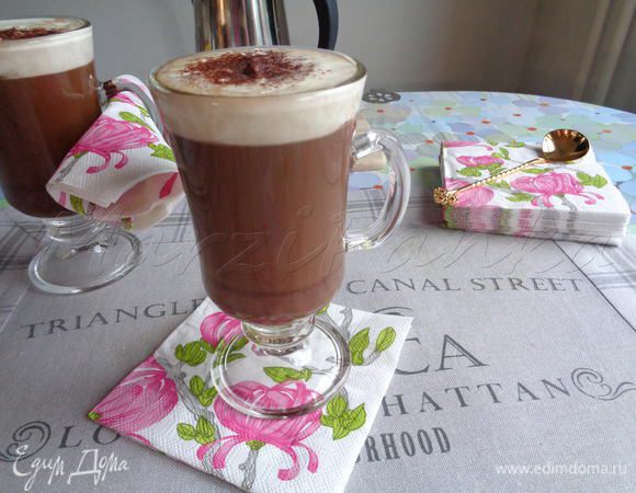 Подаем просто так. Шоколадка у вас уже в бокале! ))