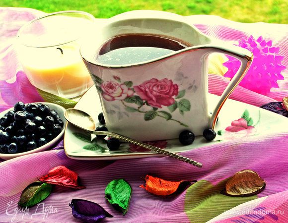 Что-то не захотелось в этот раз предложить погрызушек к кофе, но я исправлюсь в следующий раз,тем более домашнее задание получено :)