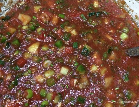 Баклажан наколоть вилкой и отправить в духовку запекаться. 