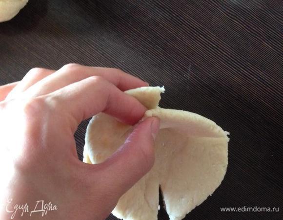 И защипываю края один за другой, как на фото.