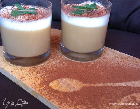 Украшаем какао-порошком и листьями мяты.
Удивите себя и своих близких, приятного аппетита!
