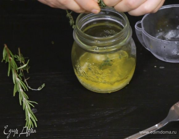 Смешать все ингредиенты для маринада.