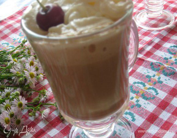 Сверху украсить вишенкой.
Приятного аппетита!