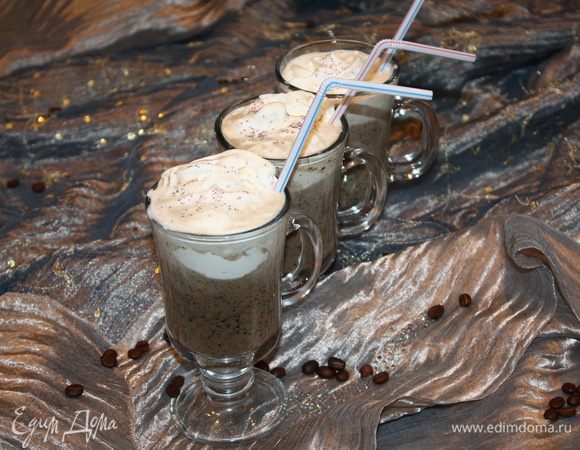 Для украшения я воспользовалась фиалковым сахаром.  Угощайтесь!