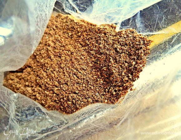 Под льняной мукой подразумевается перемолотый лён. У меня куплен готовый.