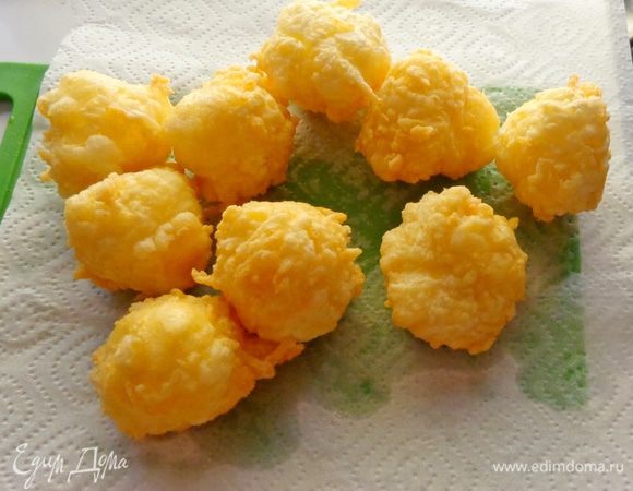 После жарки класть на бумажную салфетку для удаления жира.