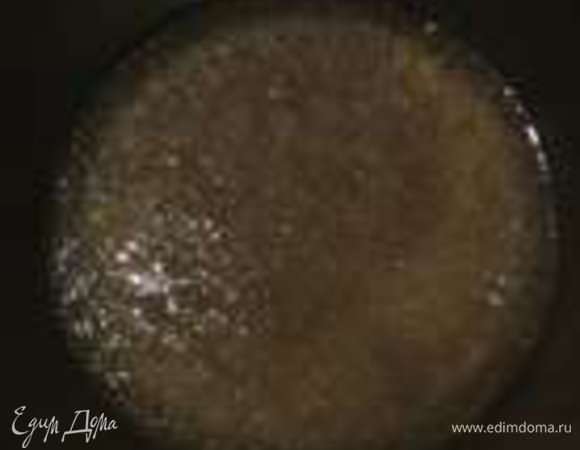 В молоке растворяем желатин.