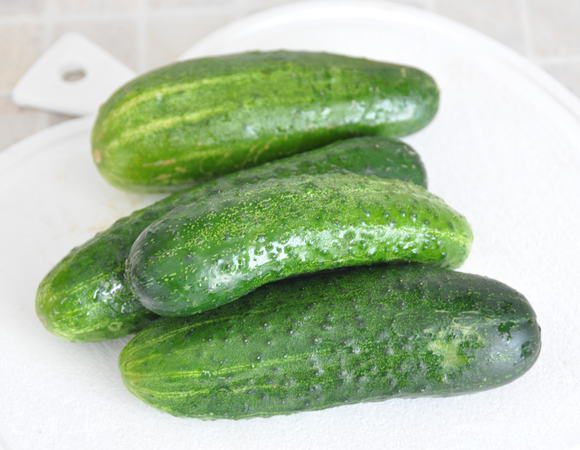 Огурцы помыть. 
