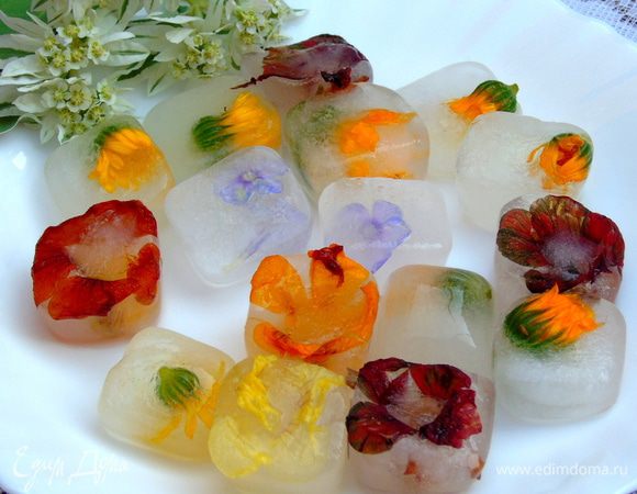 Пару кубиков такого льда разнообразят ваш напиток. Приятного!!!