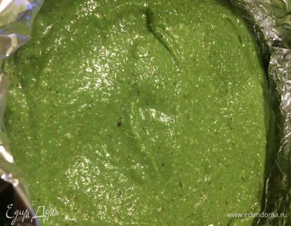 Мятно-фисташковый слой: 
Действия повторяющиеся. Спирулина вещь очень полезная, никакого привкуса водорослей не дает. Дает цвет и пользу. Можно без нее, тогда цвет будет побледнее. 