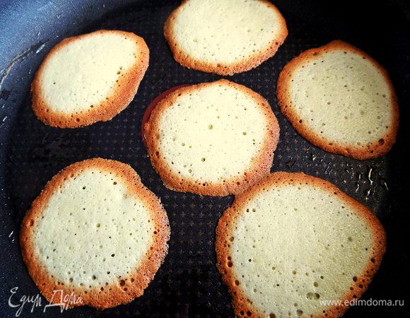 За это время нужно подготовить доску, соломку и можно позвать помощников!