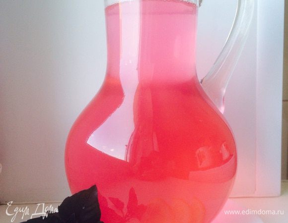 Процедить настой и перелить в кувшин.