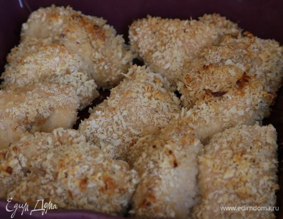 Отправляем в разогретую духовку на 30 минут. Для электрической духовки время уменьшаем минут на 8-10. Не передержите филе в духовке, чтобы оно не было сухим. Если вы готовите курицу - время добавляем, минут 10.