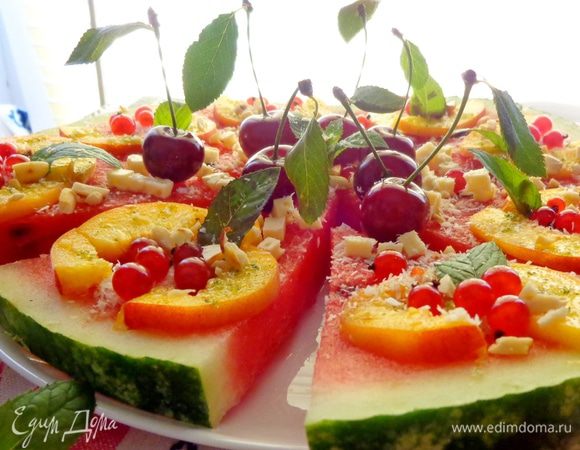 Если есть желание и возможность, подавать со взбитыми сливками. Но мы обошлись и без них.
Приятного аппетита!