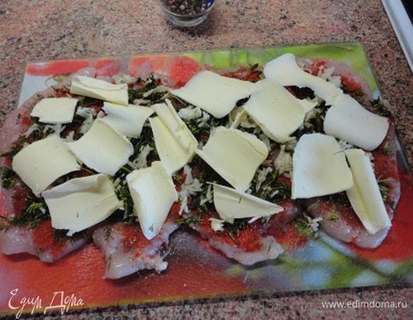 Самый верхний слой пластинки сливочного масла.