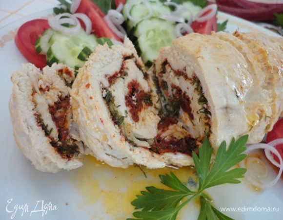 Летом, конечно, подаем со свежими овощами.