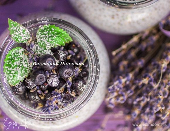 Украсить сахарной пудрой и листиками мяты!