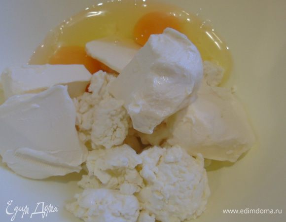 Смешать все ингредиенты для теста.