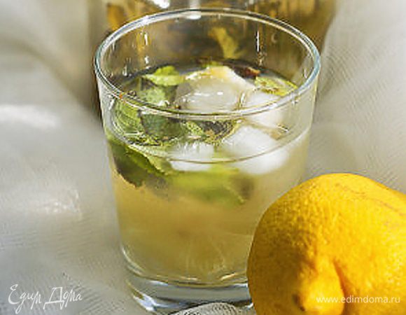 Заливаем все литром кипятка и оставляем настояться на 1 час.

Подавать лучше охлажденным или с кубиками льда.

Приятного отдыха вместе с лимонадом.))))

