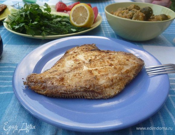 Подавать горячей, полив сверху лимоном.
Вот и все наша рыбка готова!!! Приятного аппетита!!!