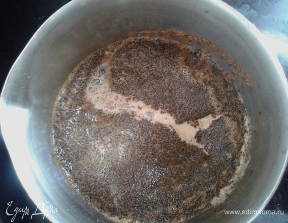 Теперь самое ответственное. Ставим все на плиту и ждем. Как только пенка начала подниматься, отставляем в сторонку, напиток готов. Я настаиваю  5 минут и переливаю в чашку. Приятного начала дня!