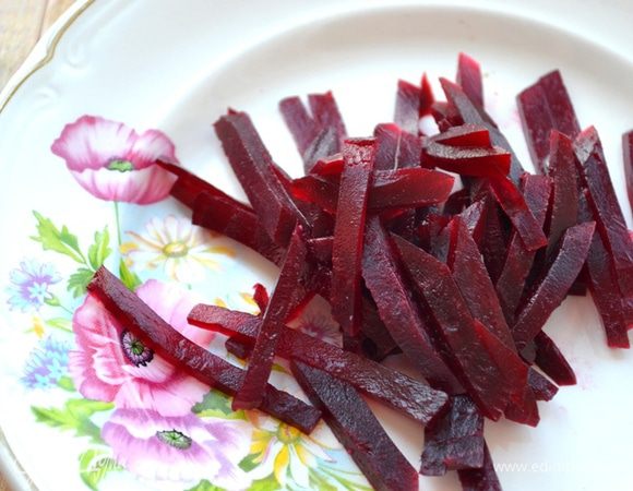 Также - отварную свеклу.