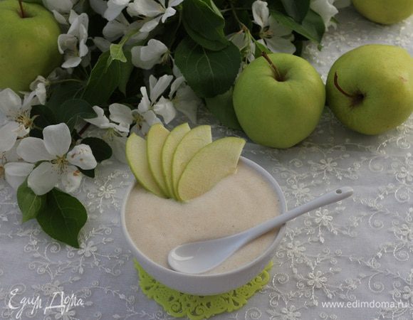 Из оставшегося мусса, можно сделать великолепный десерт для ребенка, дополнив мусс свежими яблоками или клубникой. Моя дочь просто обожает этот мусс, она готова есть его целыми днями!