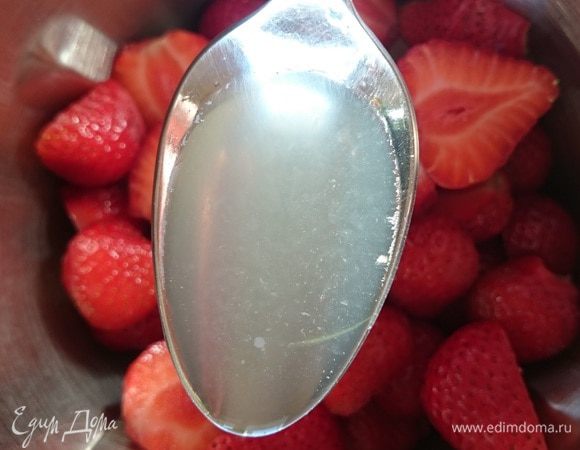 Добавить сок лимона.