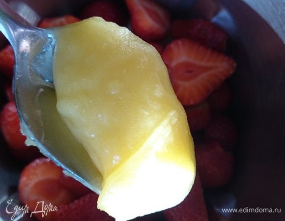 Добавить мед, я клала столовую ложку, сладкоежки могут добавить две.