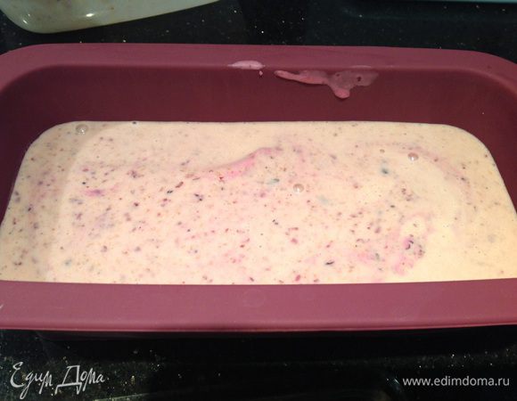 Залейте в форму и поставьте в холодильник охлаждаться, минимум на 2 часа, до полного застывания.